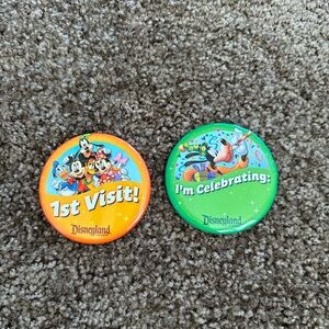 Disney pins